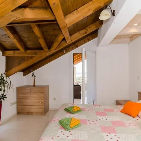 Apartment Avoca - Three Bedroom With Two Balconies And Swimming Pool *