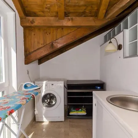 Avoca - Three Bedroom With Two Balconies And Swimming Pool Apartment *