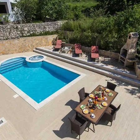 Apartment Avoca - Three Bedroom With Two Balconies And Swimming Pool