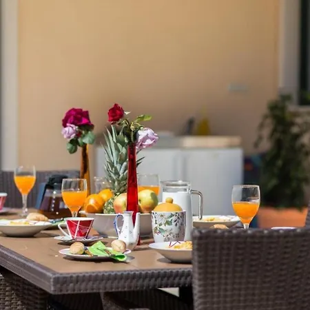 Avoca - Three Bedroom With Two Balconies And Swimming Pool * Млини