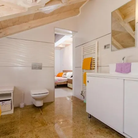 Апартаменты Avoca - Three Bedroom With Two Balconies And Swimming Pool *